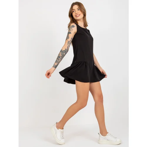 Fashion Hunters Basic black flowing minidress with frills