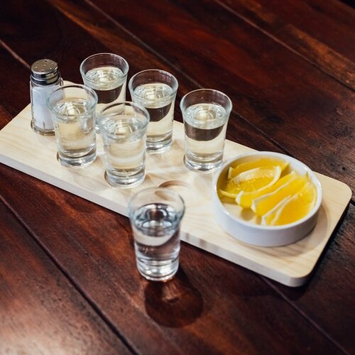  Servirni set za Tequilo Cene