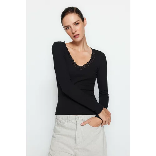 Trendyol Black V-Neck Lace Detail Ribbed Fitted/Situated Cotton Knitted Blouse in Cotton