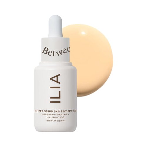 ILIA Beauty Super Serum Skin Tint SPF 30 - Sombrio Cene