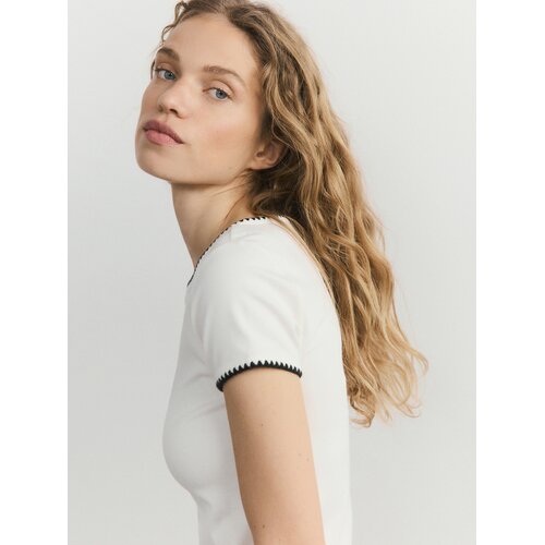 Reserved Bluza s kontrastnim obrubom - krem Cene
