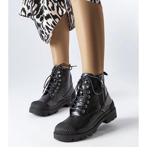 D/CEO Beige insulated boots with chain Harrison Slike