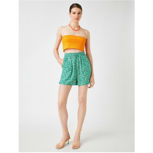 Koton Floral Mini Shorts that are tied at the waist with pockets. Slike