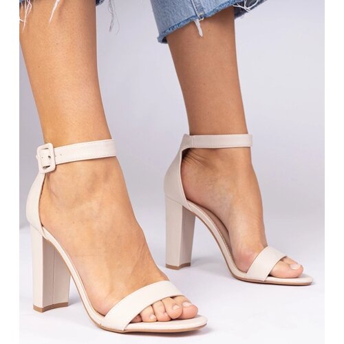 D/CEO marka niezdefiniowana Beige sandals with an ankle strap on a block heel Miledia Cene