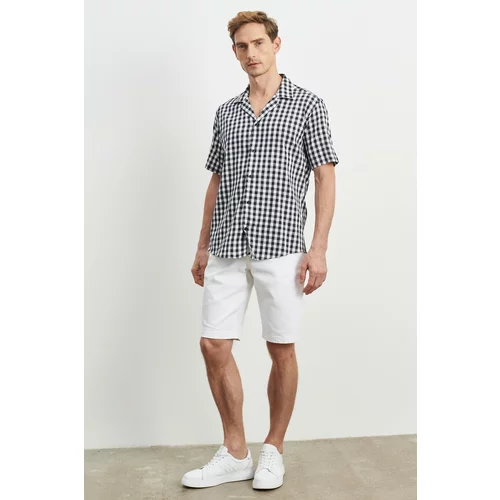 AC&Co / Altınyıldız Classics Men's White-black Comfort Fit Relaxed Fit Mono Collar Checkered Short Sleeve Casual Shirt