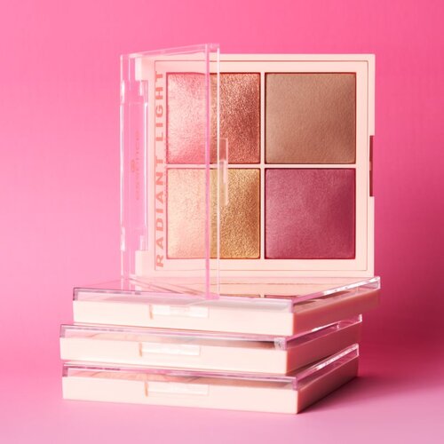 Essence Radiant Light paleta osvetljevalcev in rdečil odtenek Signature Light 11 g Slike