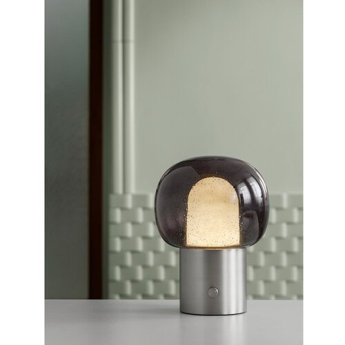Blomus Aluminijasta LED namizna svetilka v srebrni barvi s steklenim senčilom (vi&amp;scaron;ina 32 cm) Iris &amp;ndash; Slike