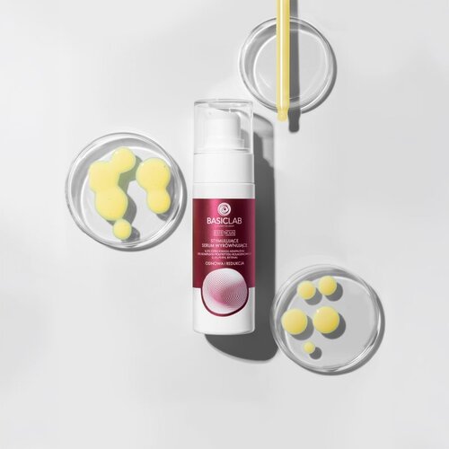 BasicLab Cosmetology Esteticus spodbujajoči serum za poenoten odtenek kože 0.5% Adapalene Acid Ester, 10% Collagen Polypeptide Complex, 0.5% PDRN 30 m Slike
