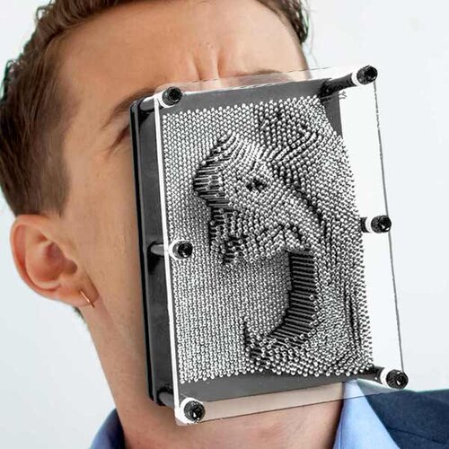  Jekleni odtisi Pin Art - velik Cene