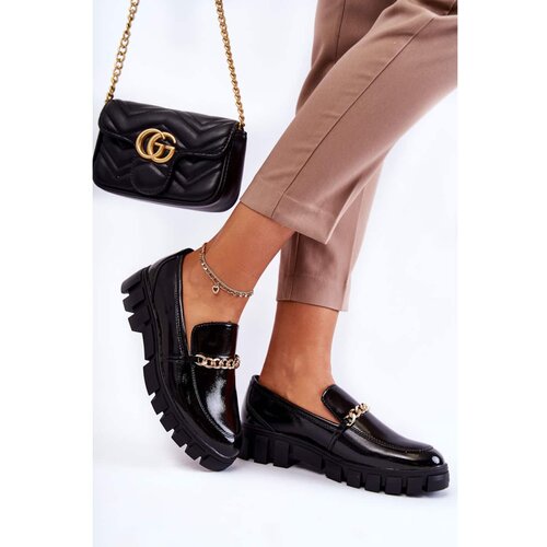 Kesi Lacquered shoes with a chain Black Anne Cene