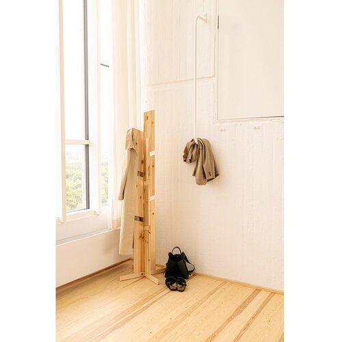 Karup Design vje&amp;scaron;alica od masivnog bora u prirodnoj boji 60x186 cm keeper &amp;ndash; Slike