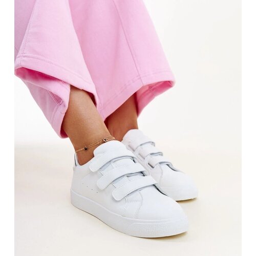 D/CEO White trainers Justar Cene