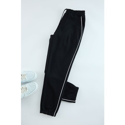 Trendyol Black Regular Cut Thick Piping Sweatpants Cene