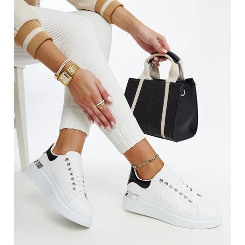D/CEO White trainers Justar Cijene