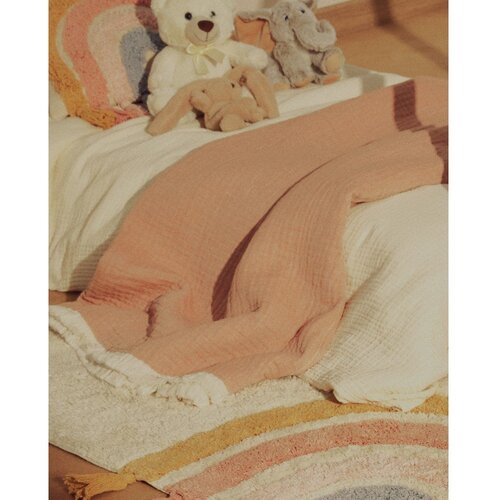 Kave Home Deka za bebe od muslina u boji lososa 130x170 cm Nafine &amp;ndash; Slike