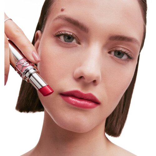 Yves Saint Laurent Loveshine Lip Oil Stick vlažilna sijoča &amp;scaron;minka za ženske 211 Ardent Carmine 3,2 g Slike