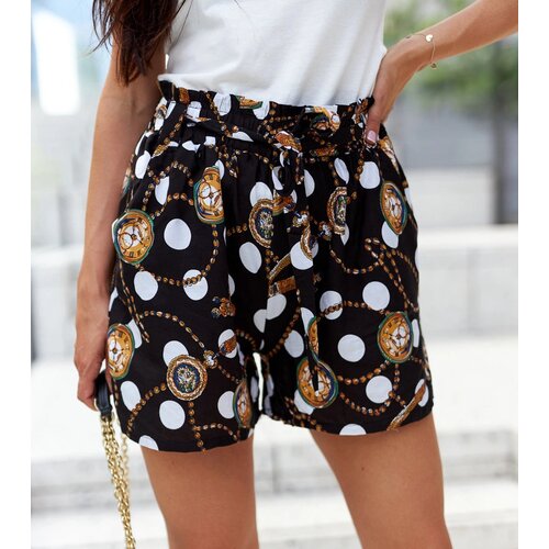 Gemre Black women's shorts with Mayana print Cene