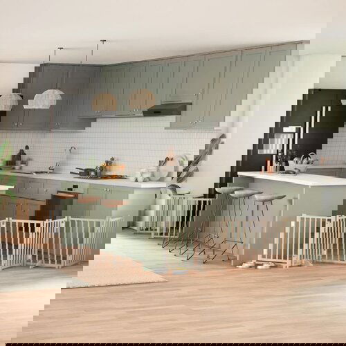 vidaXL Ograda za pse z vrati zložljiva 15 panelov 750 cm topolovina Cene