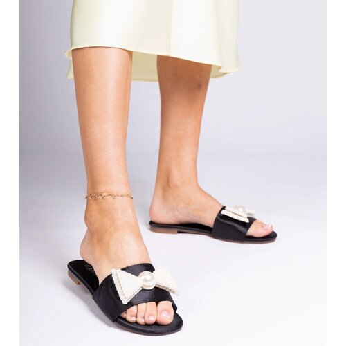 Gemre Black satin slides with a bow and pearls Perlino Cene