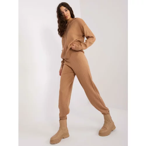 Fashion Hunters Casual Camel set with a striped pattern