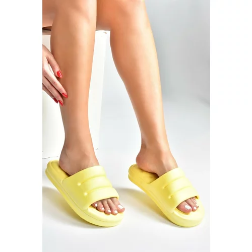 Fox Shoes Yellow Women's Casual/beach Slippers