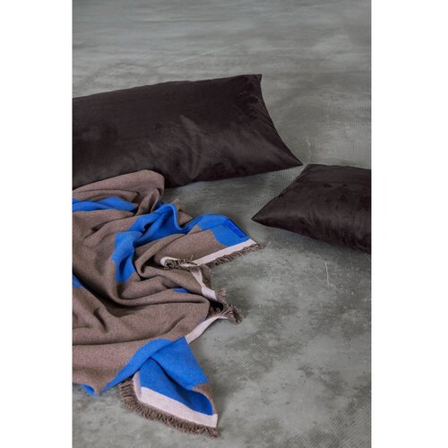 Mette Ditmer Denmark Bordo/plava deka od recikliranog pamuka za kauč 130x175 cm Studio &amp;ndash; Slike