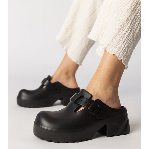D/CEO Black woven flat-soled sandals Mires Cene