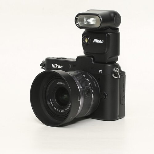 Nikon 1 V1 W+ VR 10-30 mm Slike