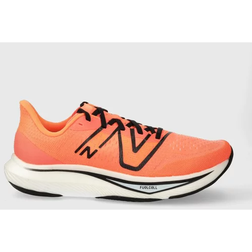 New Balance Tekaški čevlji FuelCell Rebel v3 oranžna barva