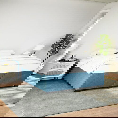The Living Store Posteljni okvir moder 180x200 cm žamet - Posteljni Okvir, (21428110) Slike