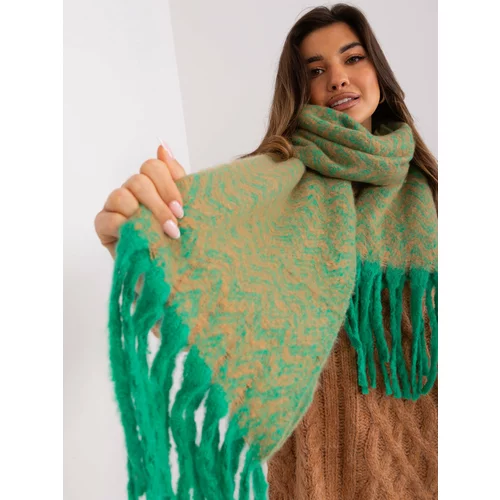 Fashion Hunters Women's scarf with green and camel pattern