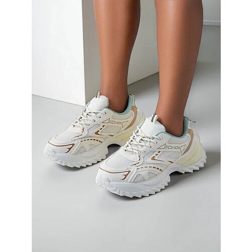 Resti Women's sports sneakers on a thicker sole Nettes Cene