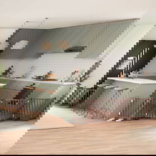 vidaXL Ograda za pse z vrati zložljiva 15 panelov rjava 750 cm les Cene