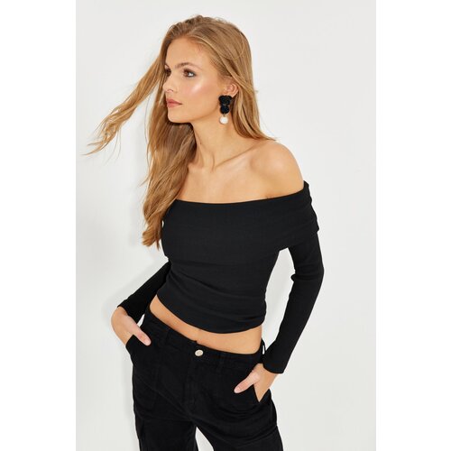 Cool & Sexy Women's Black Madonna Collar Camisole Blouse Cijene