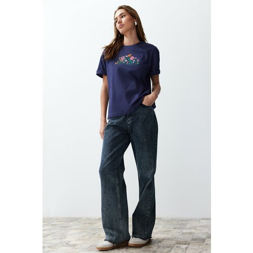Trendyol Navy Blue 100% Cotton Relaxed/Wide Cut Floral Embroidery Knitted T-Shirt Cene