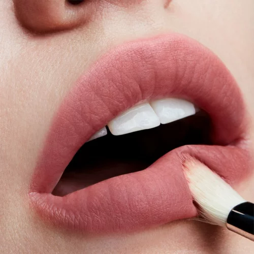 MAC Cosmetics Powder Kiss Lipstick matirajoča šminka odtenek Slurty Move 3 g