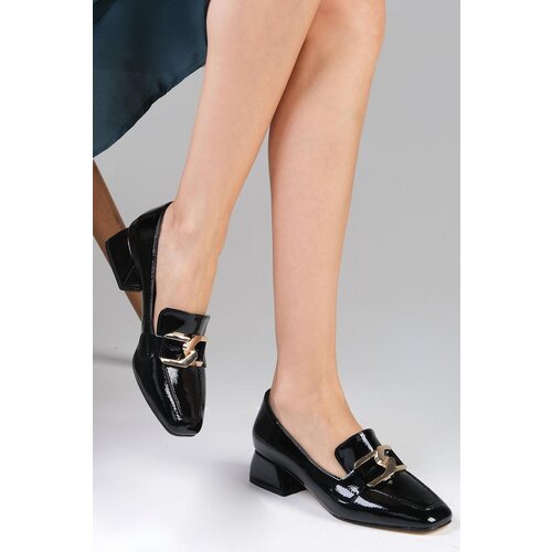 Mio Gusto Carolyn Black Color Patent Leather Blunt Toe Women's Short Heeled Shoes with Buckle Accessories Cene