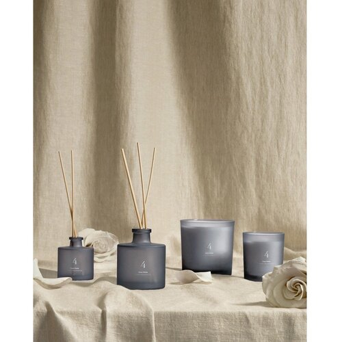 Kave Home Mirisna svijeća vrijeme gorenja 20 h Cozy Cashmere &amp;ndash; Slike