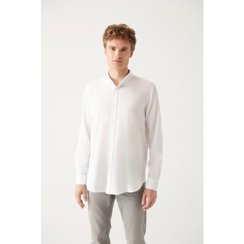 Avva Men's White Easy-Iron Button Collar Textured Cotton Standard Fit Regular Cut Shirt Cene