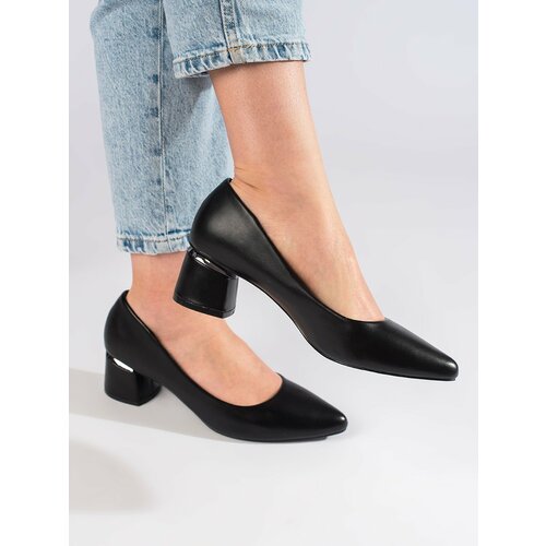 Black heeled pumps Slike