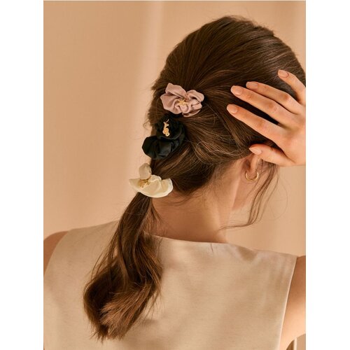 Sinsay Scrunchie gumice za kosu s privjescima 3 pack Cijene