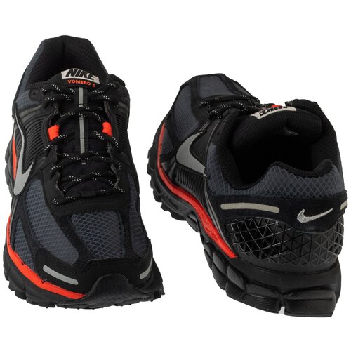 Nike Tek &amp;amp; Trail Zoom Vomero 5 Črna Slike