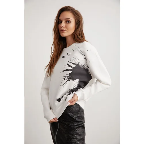 Grimelange Ibbie Women's Fleece Soft Piece Printed Crew Neck White Sweatshirt