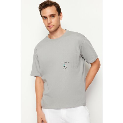 Trendyol Men's Gray Relaxed/Casual Fit Pocket Embroidered 100% Cotton T-Shirt Cene