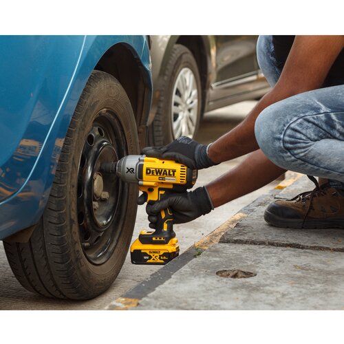 Dewalt akumulatorski udarni odvijač 1/2 18V 5.0Ah DCF899P2 Cene