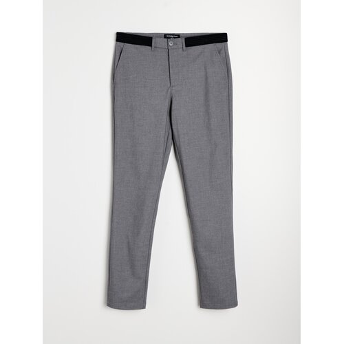 Sinsay Chino hlače slim fit s dodatkom viskoze Slike