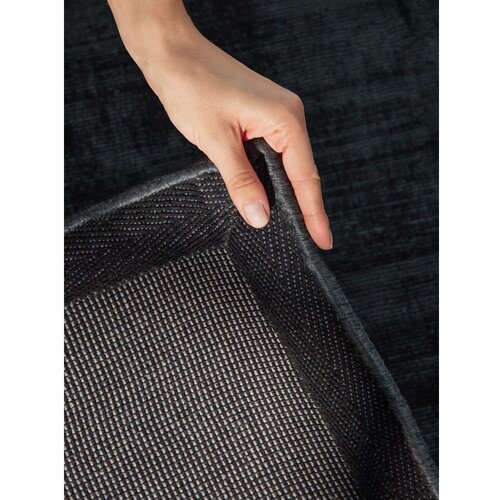Vikosa Črna ročno tkana viskozna preproga 80x150 cm Noemi &amp;ndash; Slike