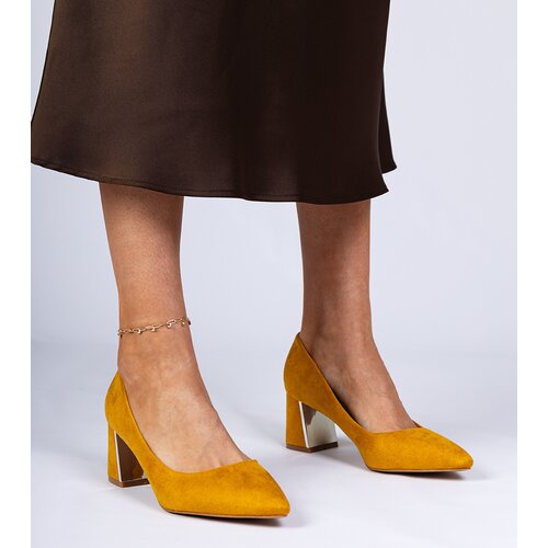 D/CEO marka niezdefiniowana Yellow pumps on an elegantly decorated block heel Karry Slike
