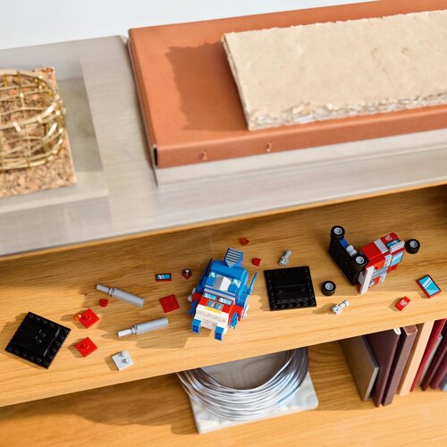 Lego LEGO&amp;reg; BrickHeadz - Optimus Prime Robot &amp;amp; Vehicle (40803) Slike