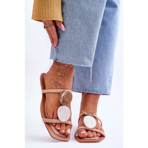 Kesi suede slippers decorated with Nude Victoria Cene